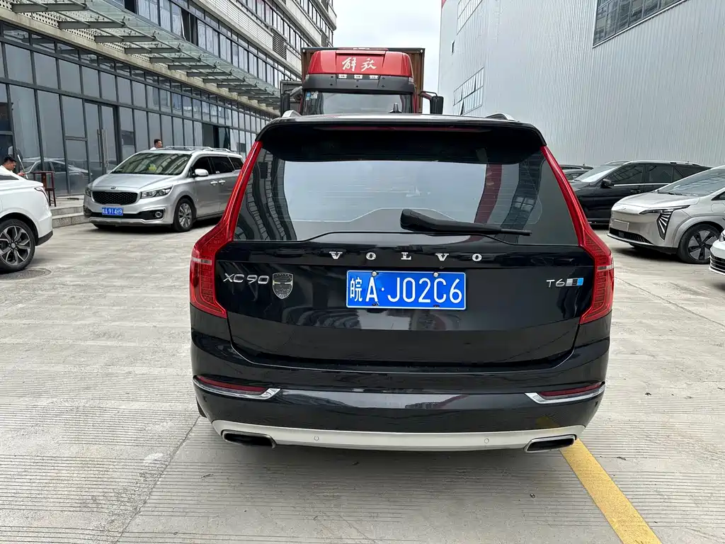 Volvo XC90 — миниатюра 5