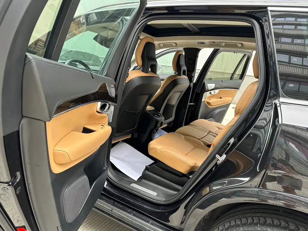 Volvo XC90 — миниатюра 10