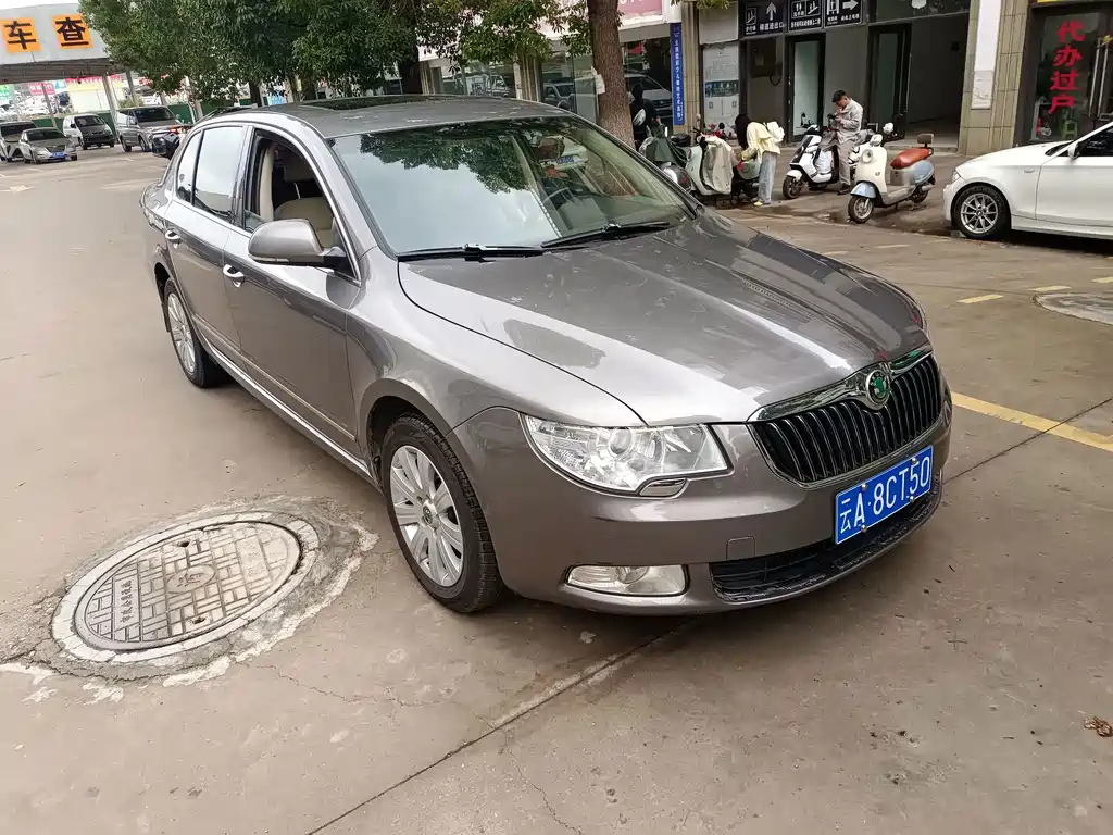 Skoda Superb — миниатюра 3
