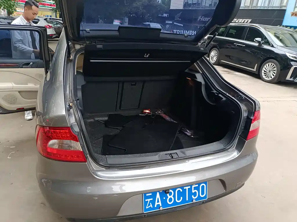 Skoda Superb — миниатюра 22