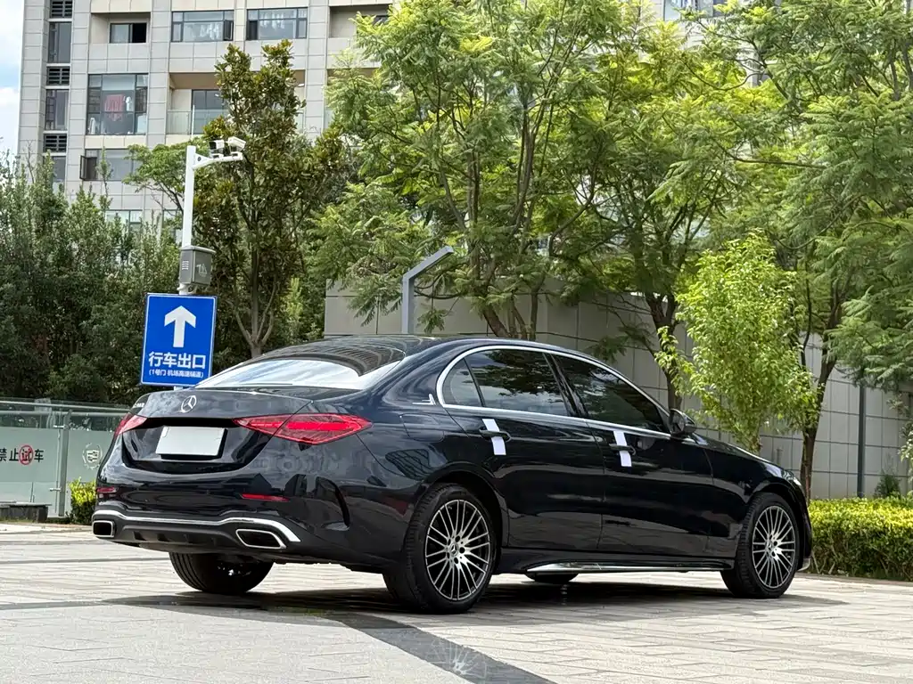Mercedes-Benz C-Class — миниатюра 7