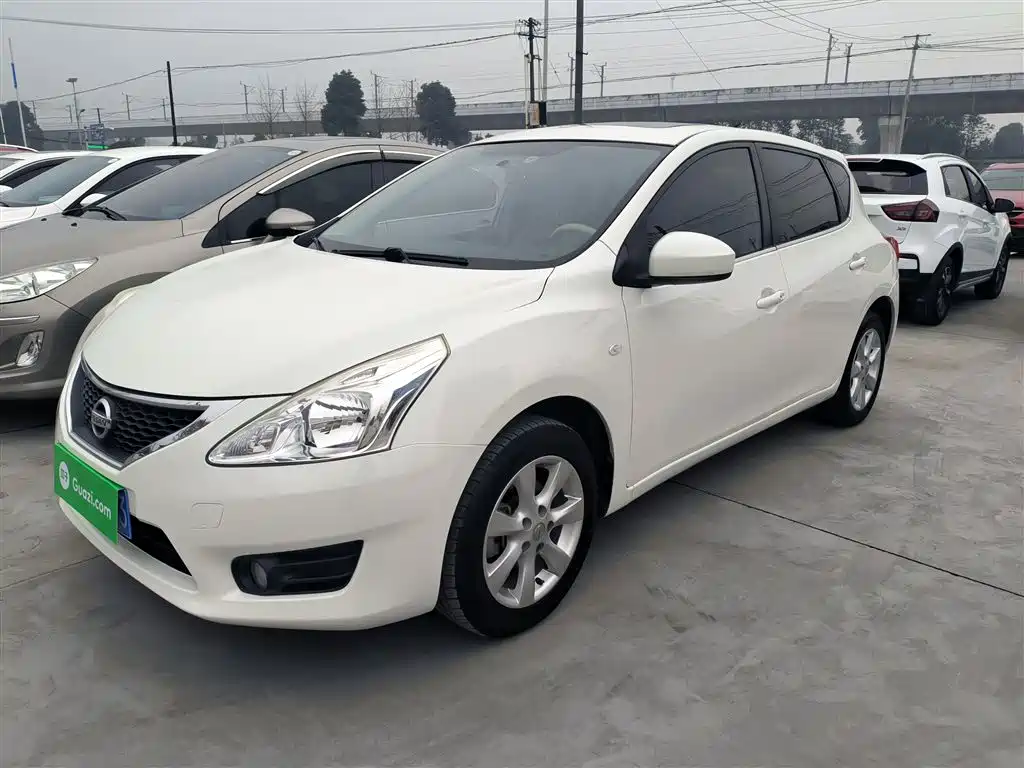 Nissan Tiida 2014