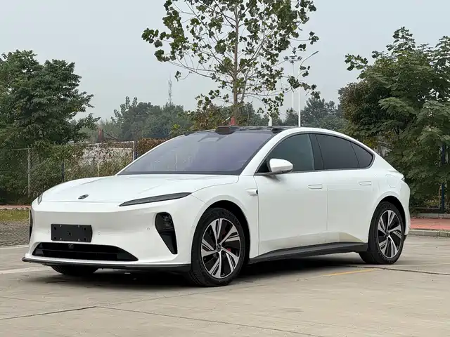 NIO ET5