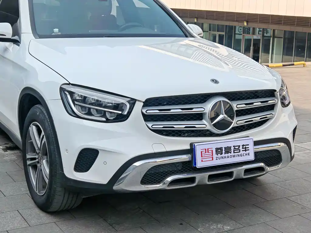MERCEDES-BENZ GLC