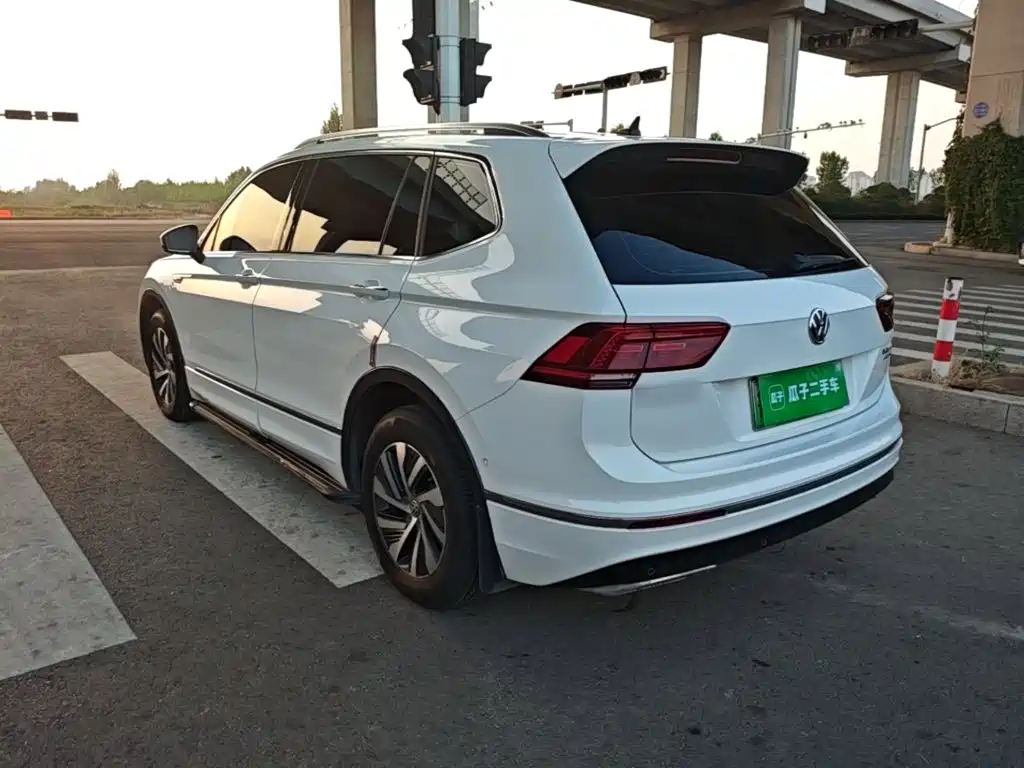 Volkswagen Tiguan L PHEV — миниатюра 5