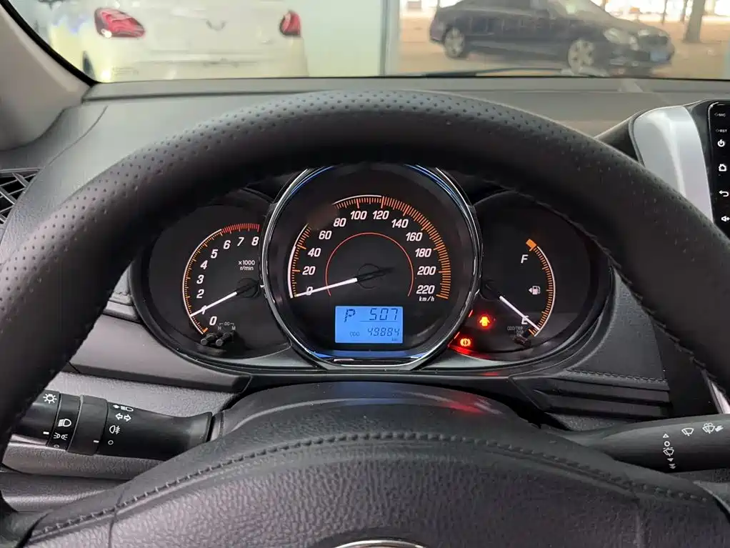 Toyota Yaris L — миниатюра 7