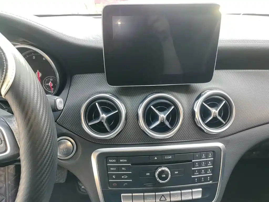 Mercedes-Benz GLA — миниатюра 13