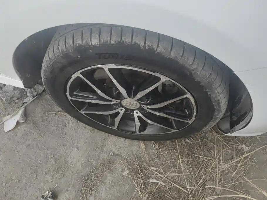 BYD MAX — миниатюра 6