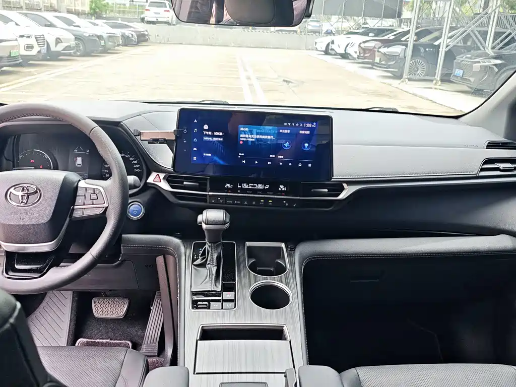 Toyota Sienna — миниатюра 11