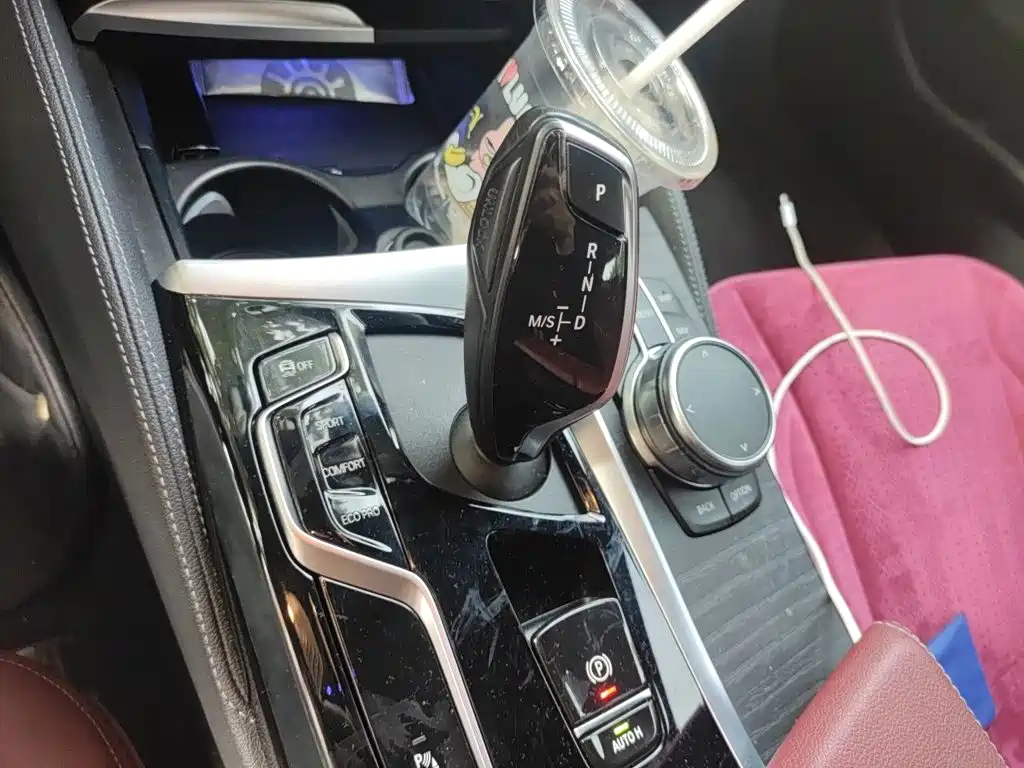 BMW 5 Series — миниатюра 15