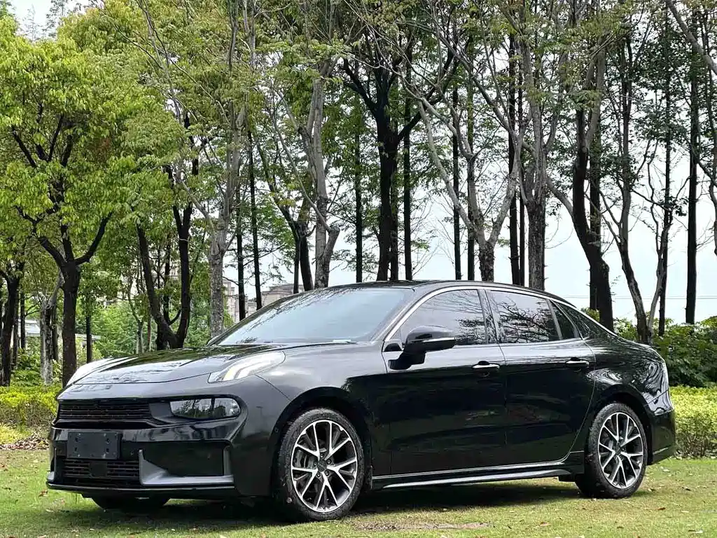 2020 Lynk & Co 03 - zdjęcie 1 z 12