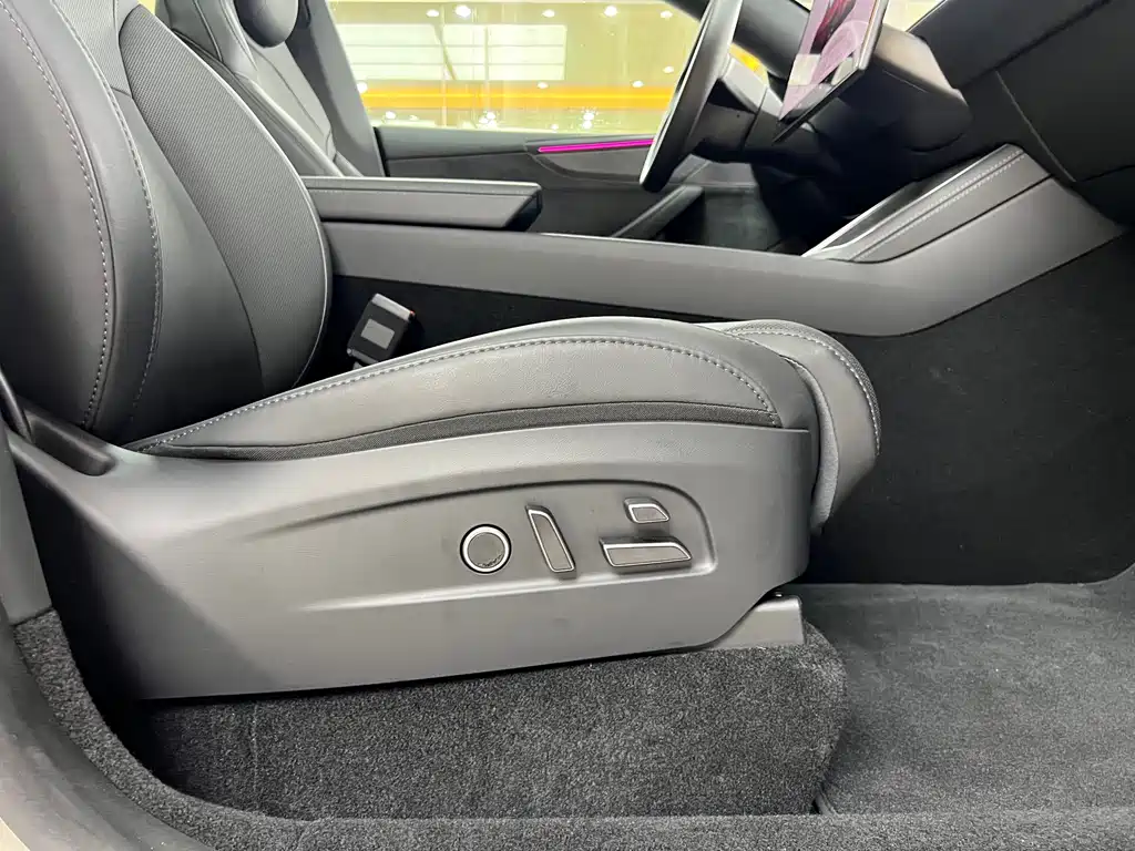Tesla Model Y L — миниатюра 24
