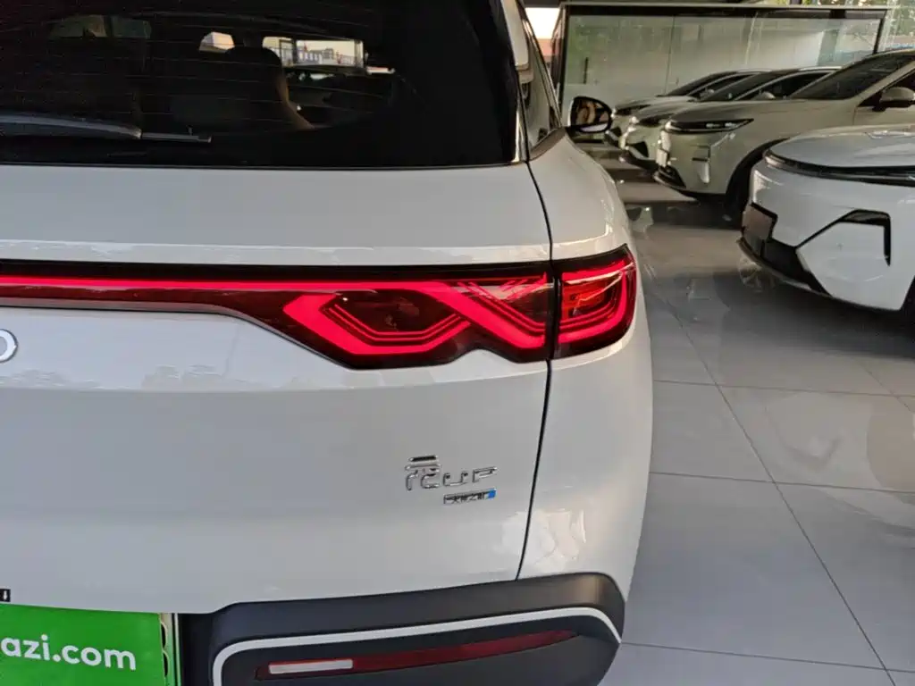BYD Yuan UP — миниатюра 8