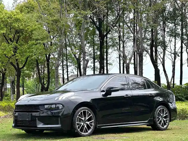 2020 Lynk & Co 03
