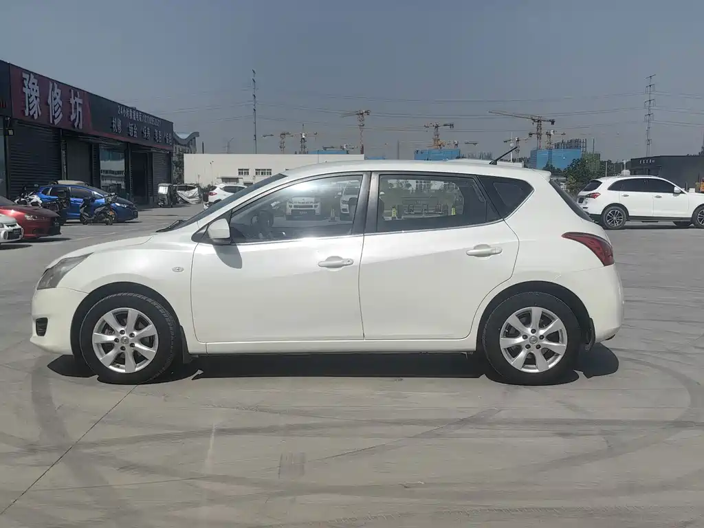 Nissan Tiida — миниатюра 10
