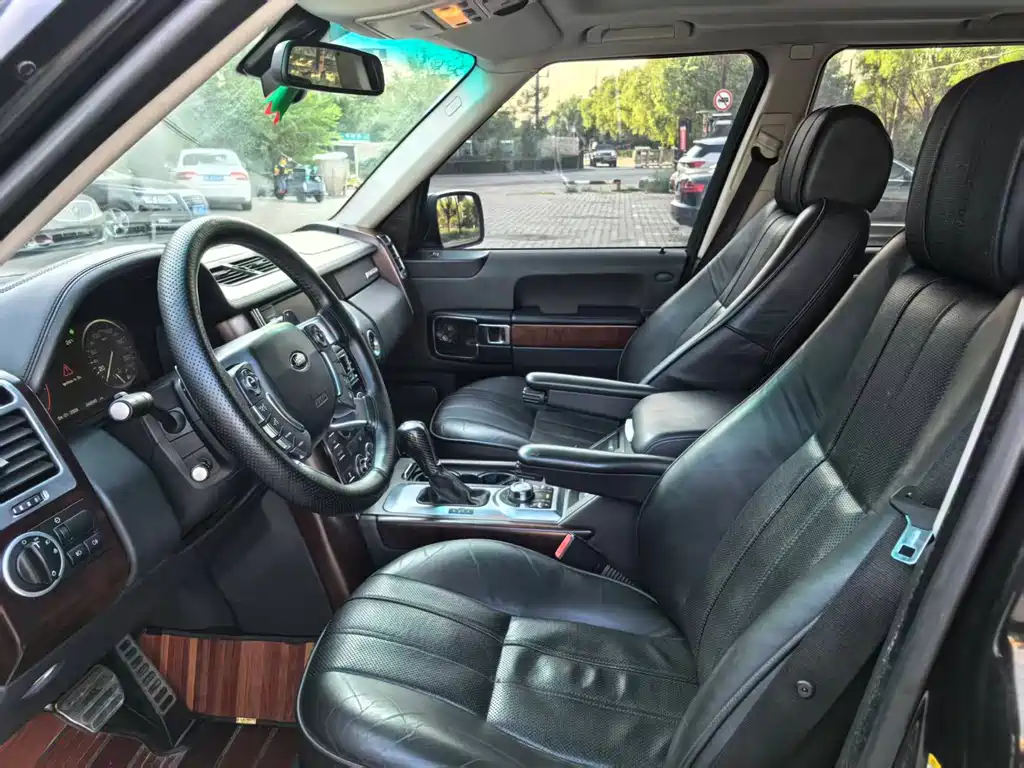 Land Rover Range Rover — миниатюра 4
