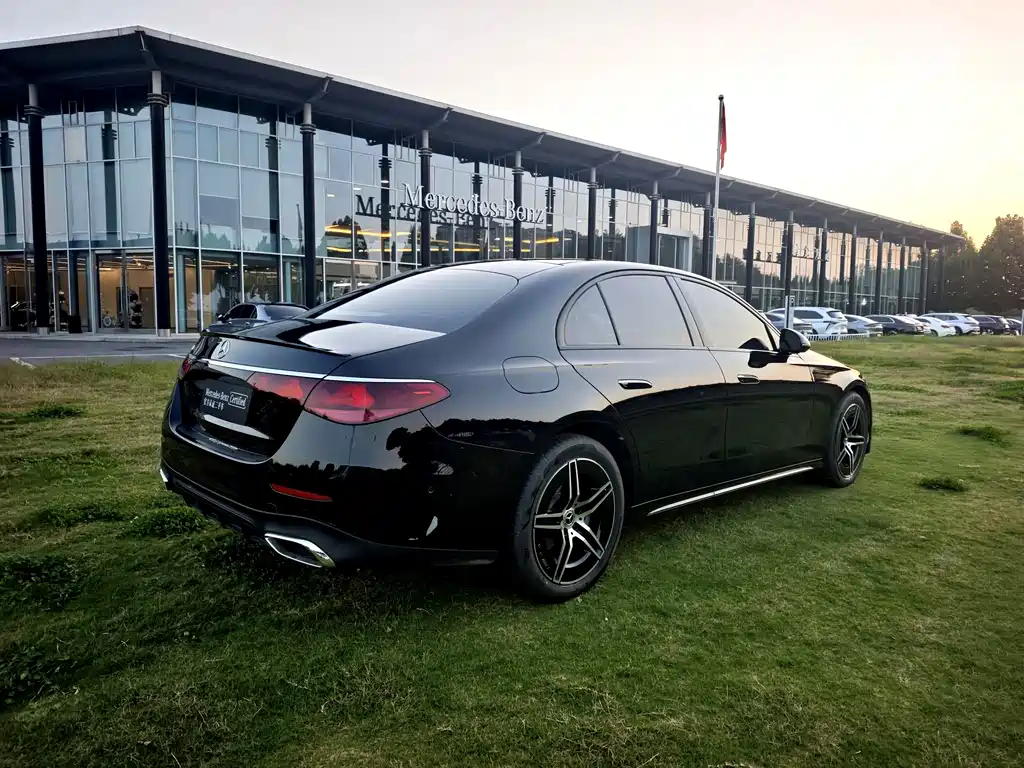 Mercedes-Benz E-Class (Import) — миниатюра 5