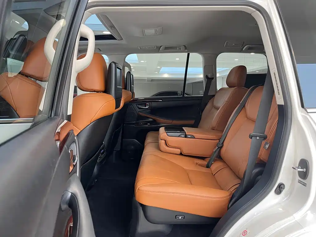 Lexus LX — миниатюра 13