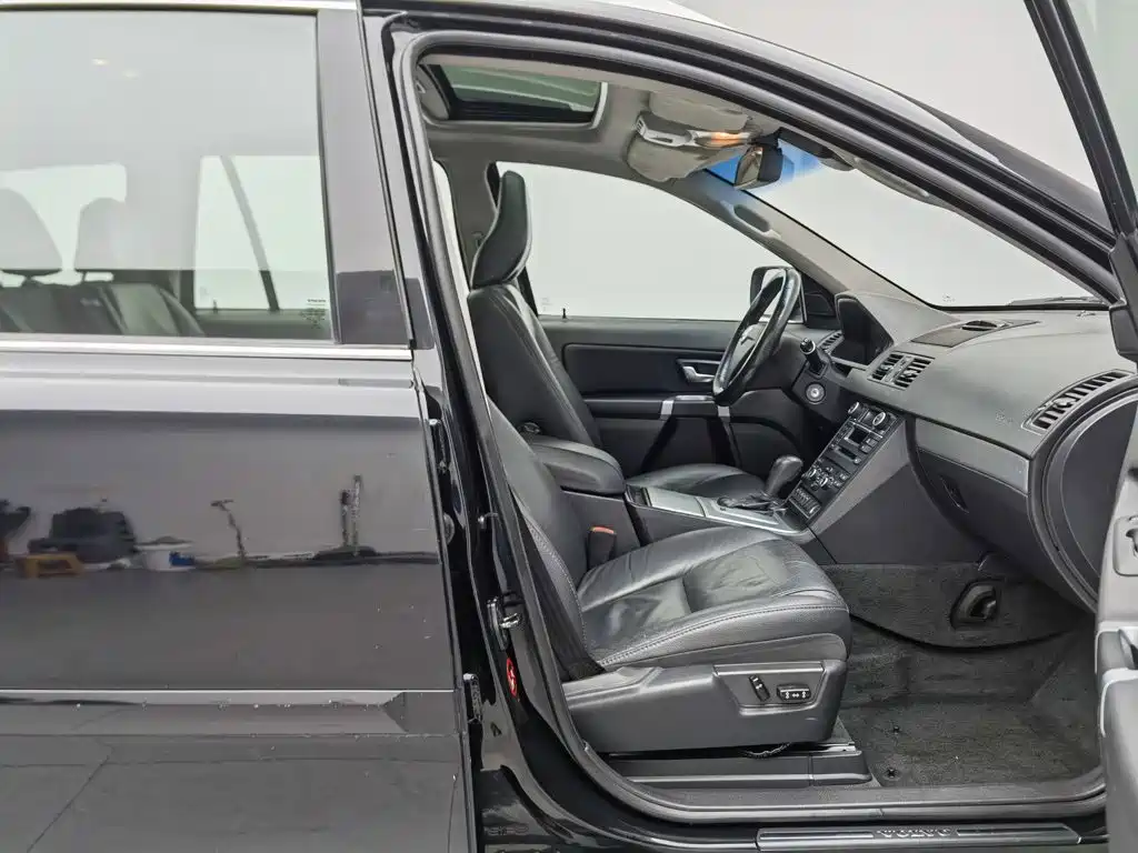 Volvo XC90 — миниатюра 23