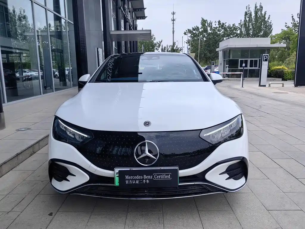 Mercedes-Benz EQE 2025 500 4MATIC Luxury