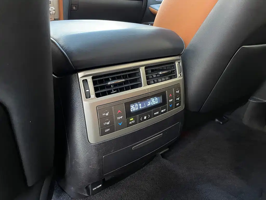 Lexus LX — миниатюра 18