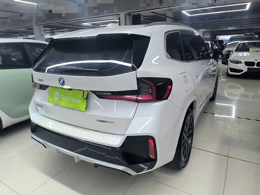 BMW iX1 — миниатюра 7
