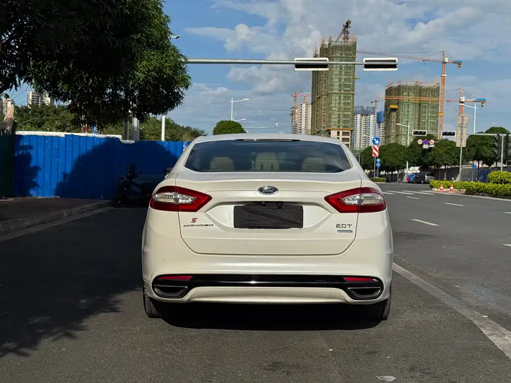Ford Mondeo — миниатюра 6