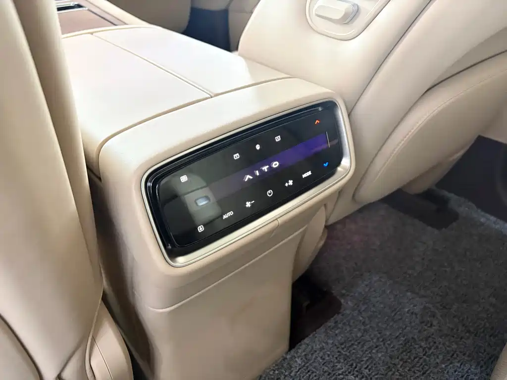 Aito M9 2024 Ultra 52kWh 6 мест