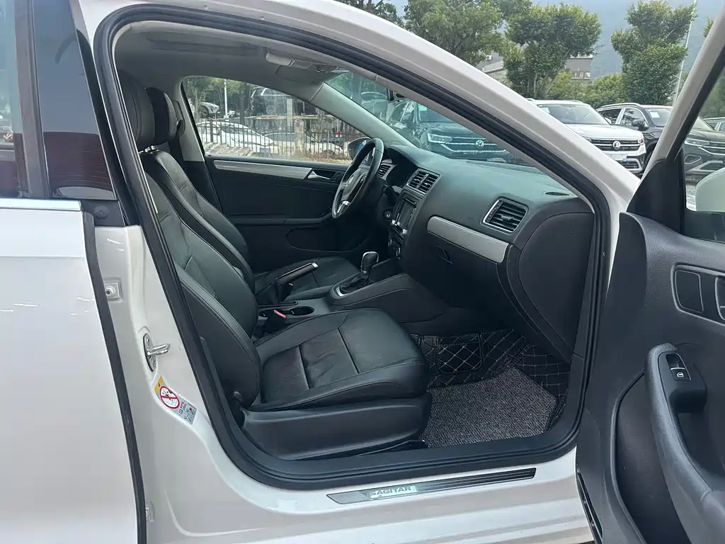 Volkswagen Sagitar — миниатюра 6