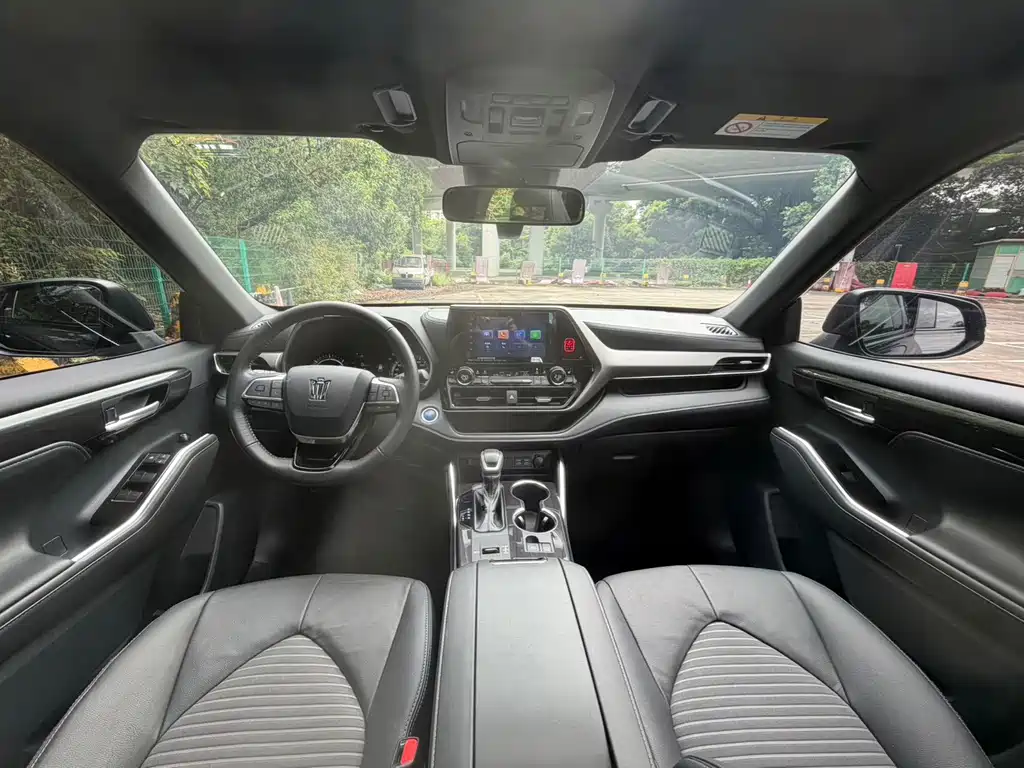 Toyota Crown Kluger — миниатюра 11