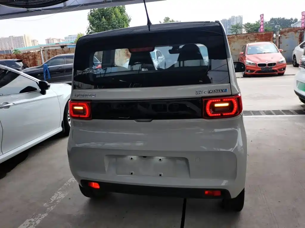 Wuling MINIEV — миниатюра 6