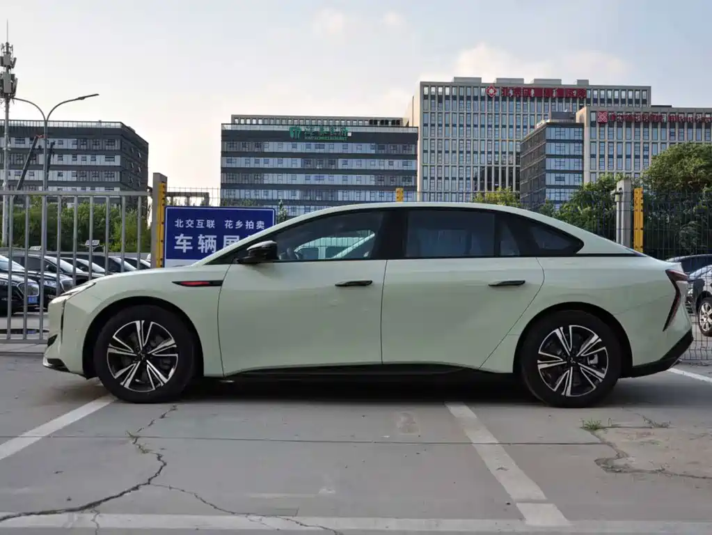 Hongqi Hongqi EH7 — миниатюра 3