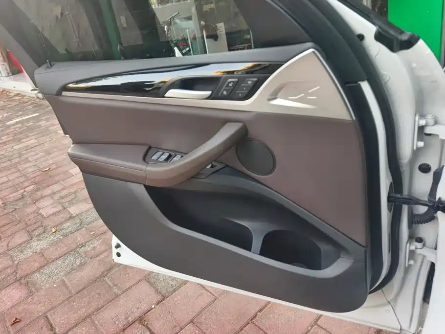 BMW X3 — миниатюра 7
