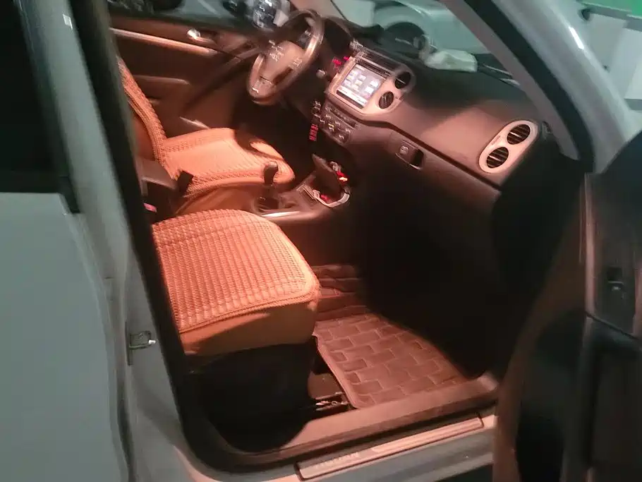 Volkswagen Tiguan — миниатюра 8