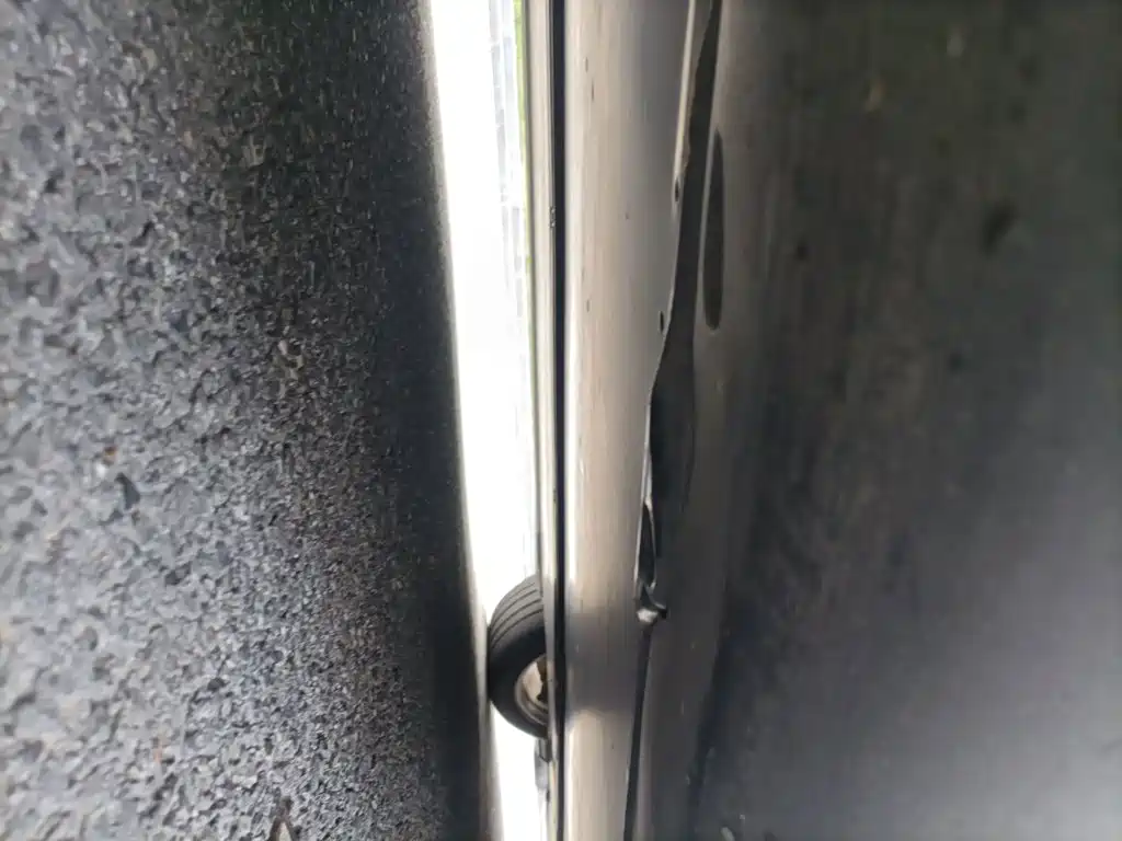 Tesla Model Y — миниатюра 18