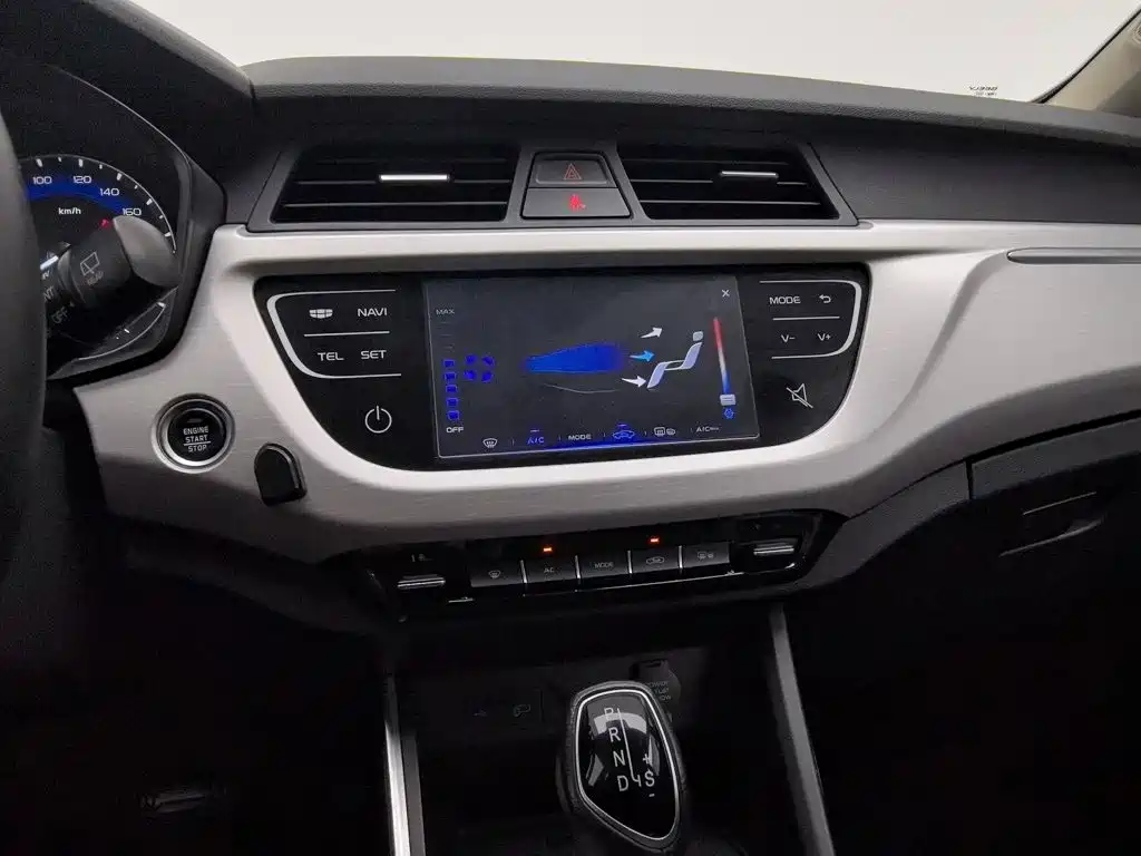 Geely Vision X3 — миниатюра 12