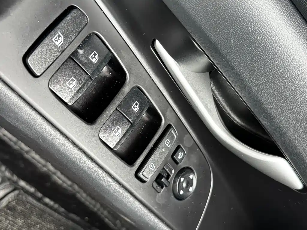 Hyundai Elantra — миниатюра 21