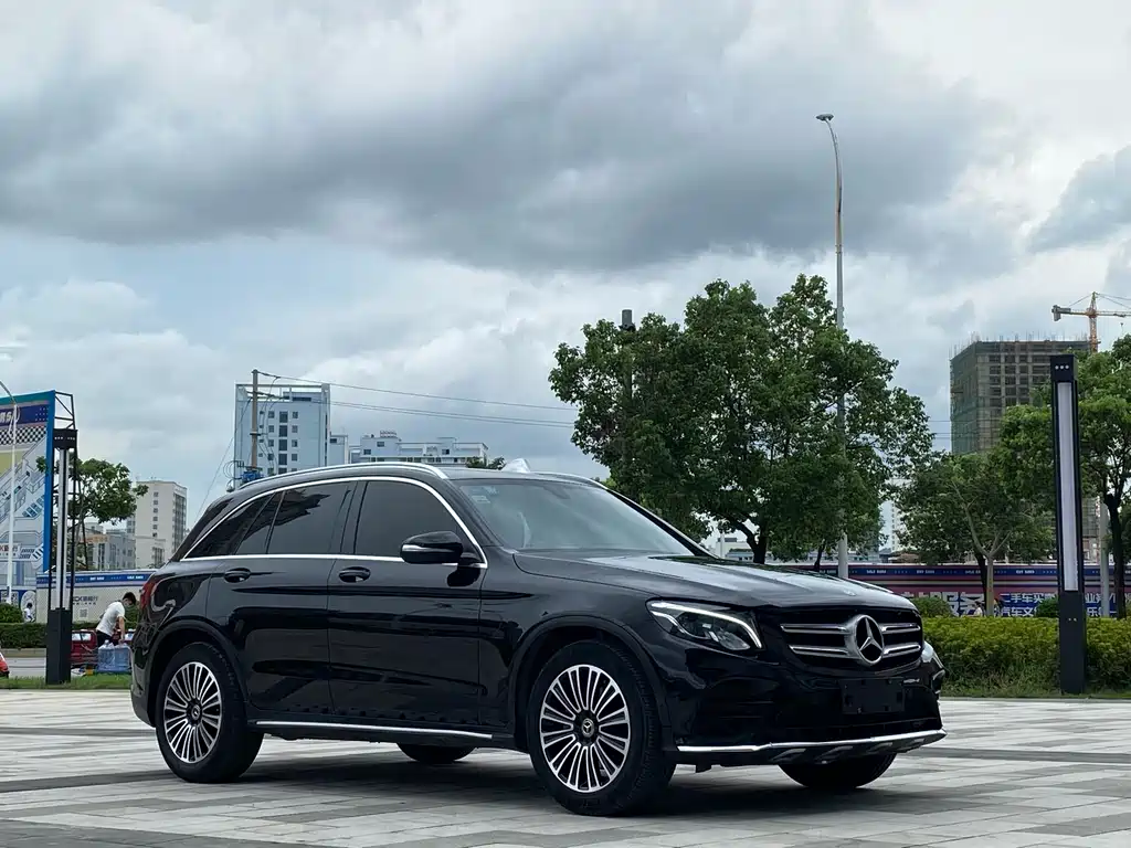 MERCEDES-BENZ GLC