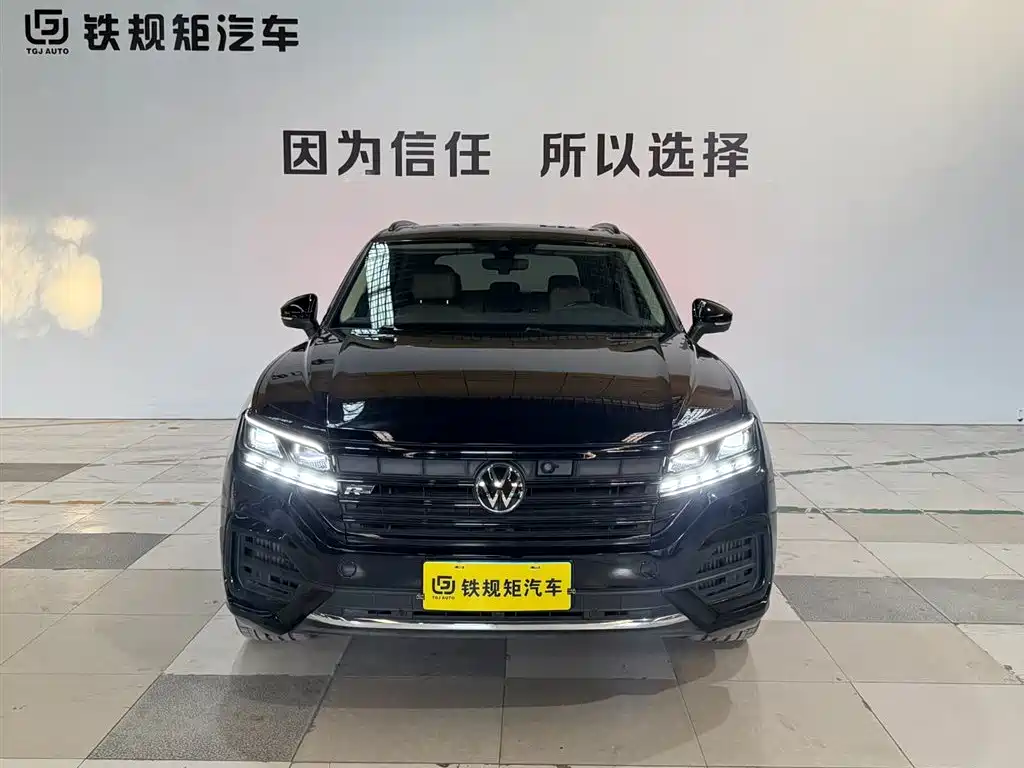 VOLKSWAGEN TOUAREG