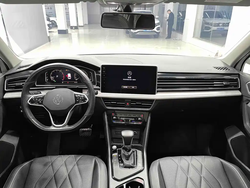 Volkswagen Tiguan L — миниатюра 6