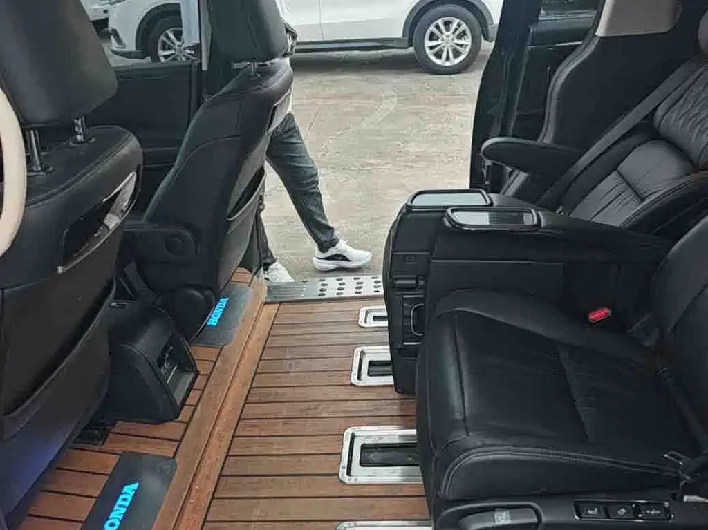 Honda Elysion — миниатюра 9