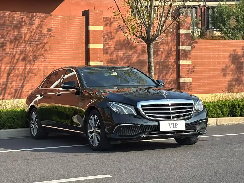 Mercedes-Benz E-Class — миниатюра 3