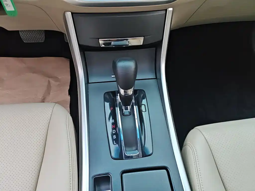 Honda Accord — миниатюра 14