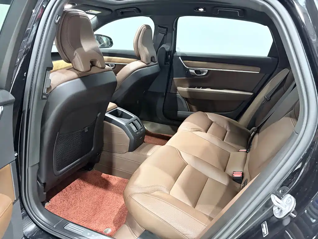 Volvo S90 — миниатюра 14