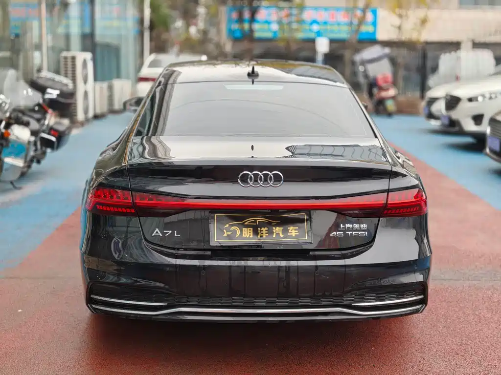 AUDI A7L