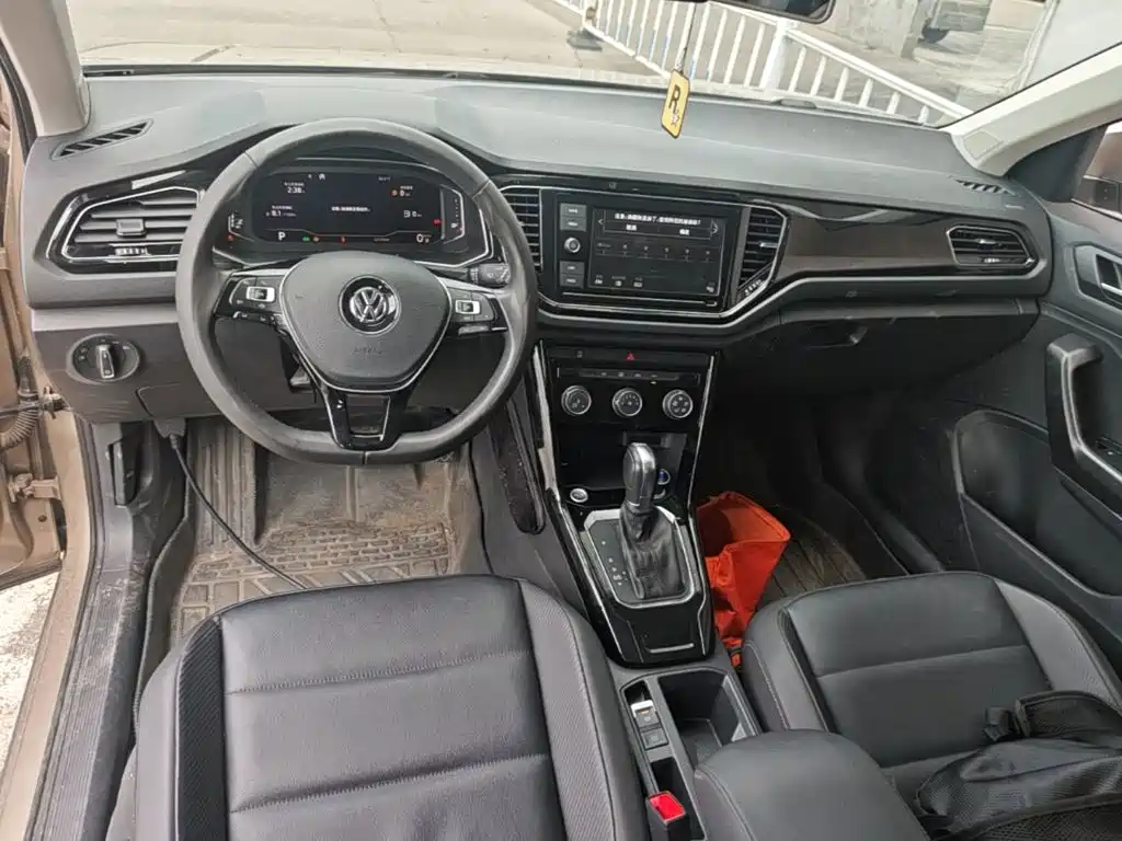 Volkswagen T-Roc — миниатюра 10