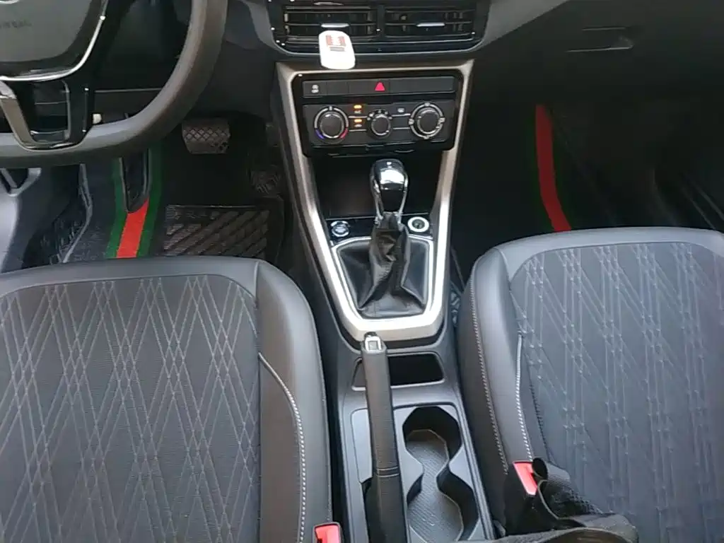 Volkswagen T-Cross — миниатюра 14