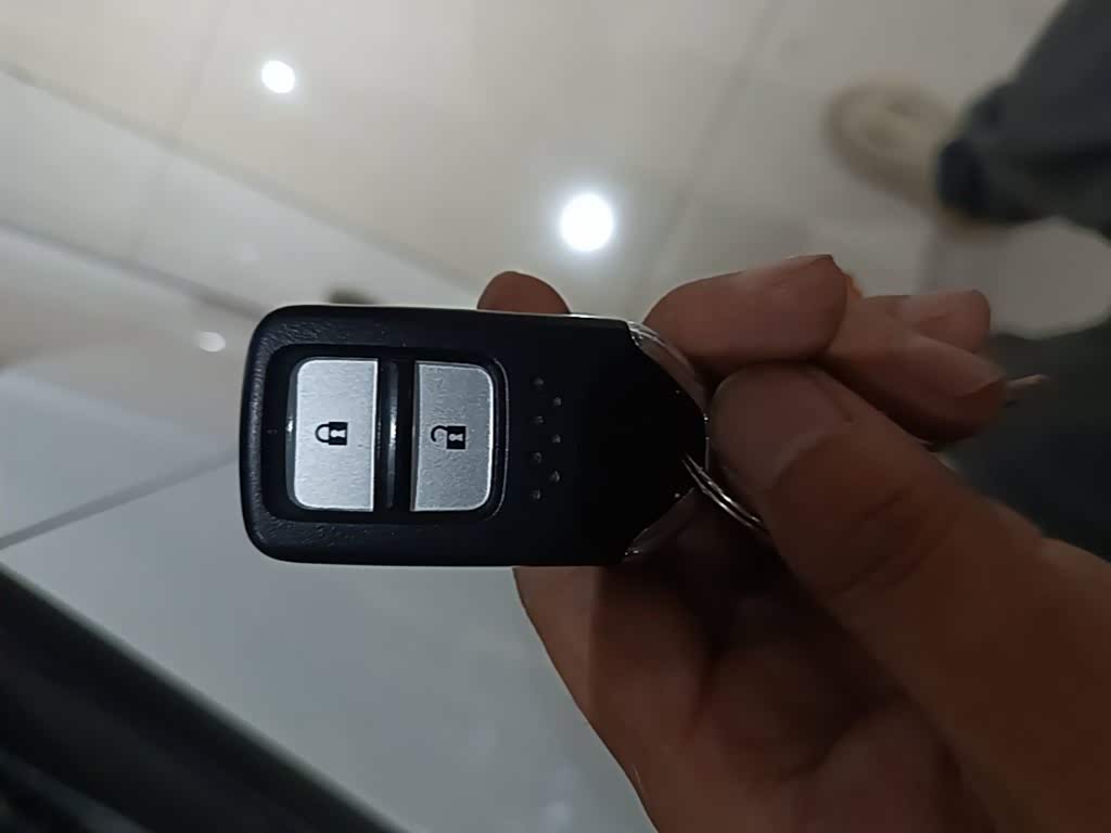 Honda Fit 1.5 л 2021 г. Белый, пробег 42600 км