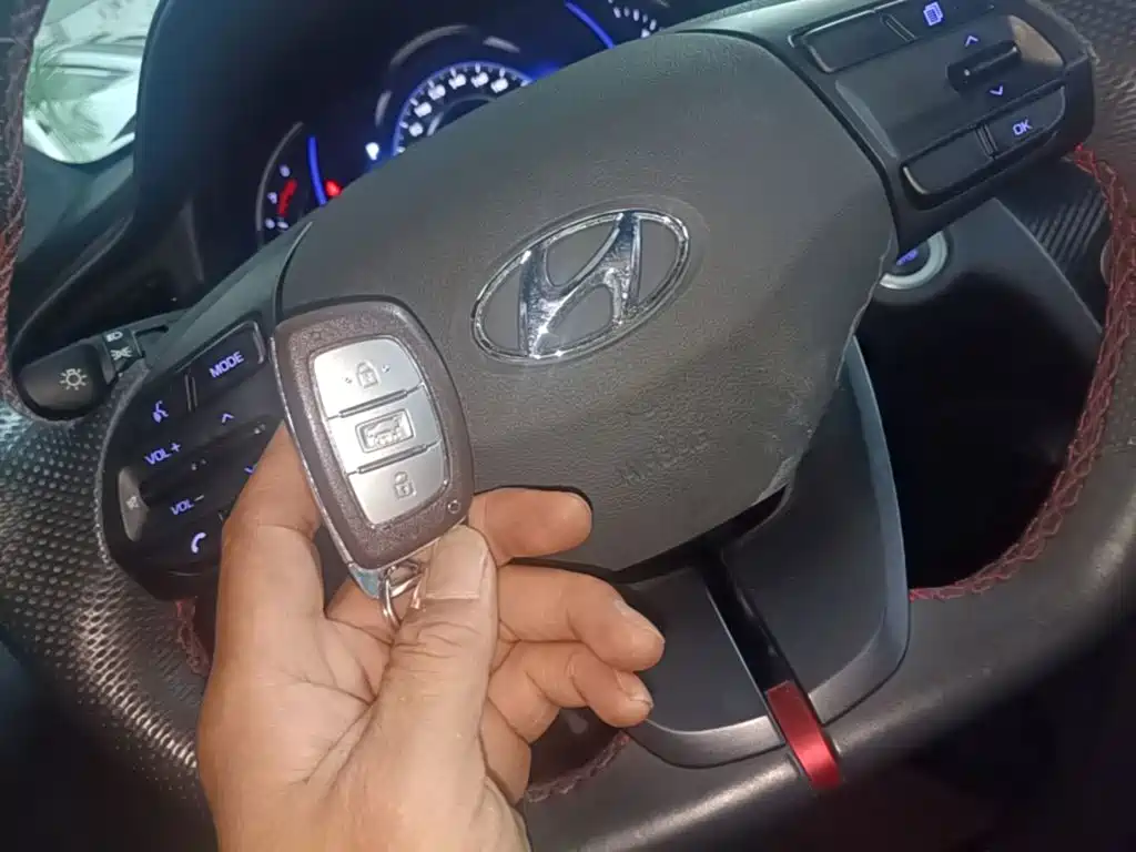 Hyundai Elantra — миниатюра 9