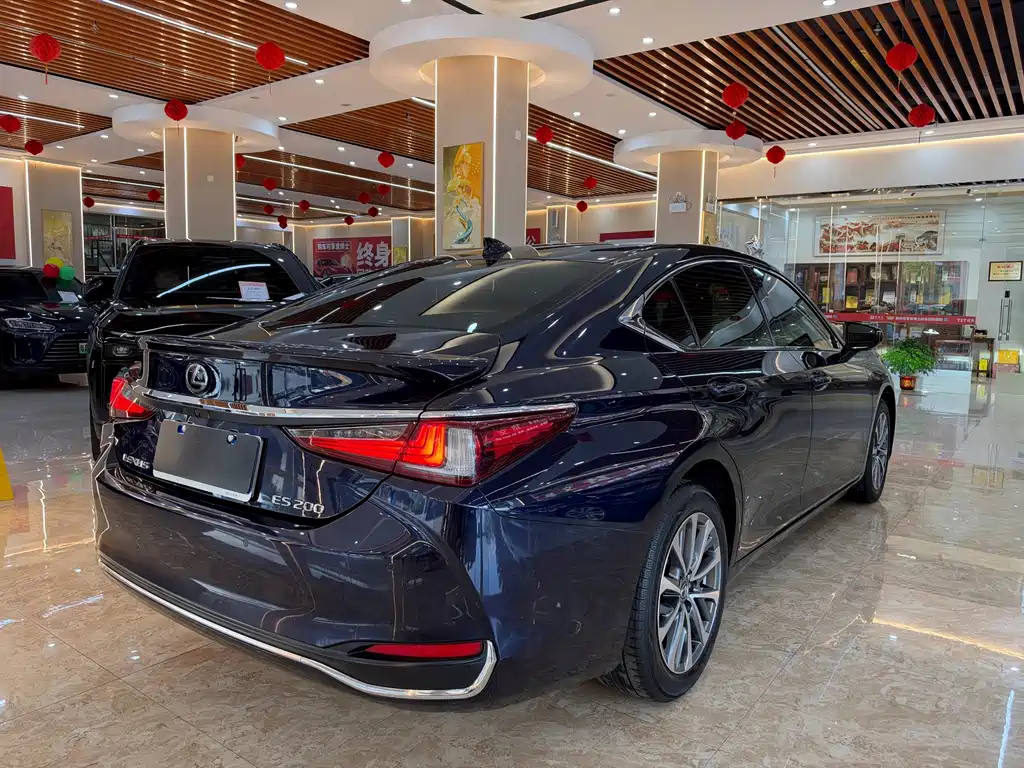 Lexus ES — миниатюра 4